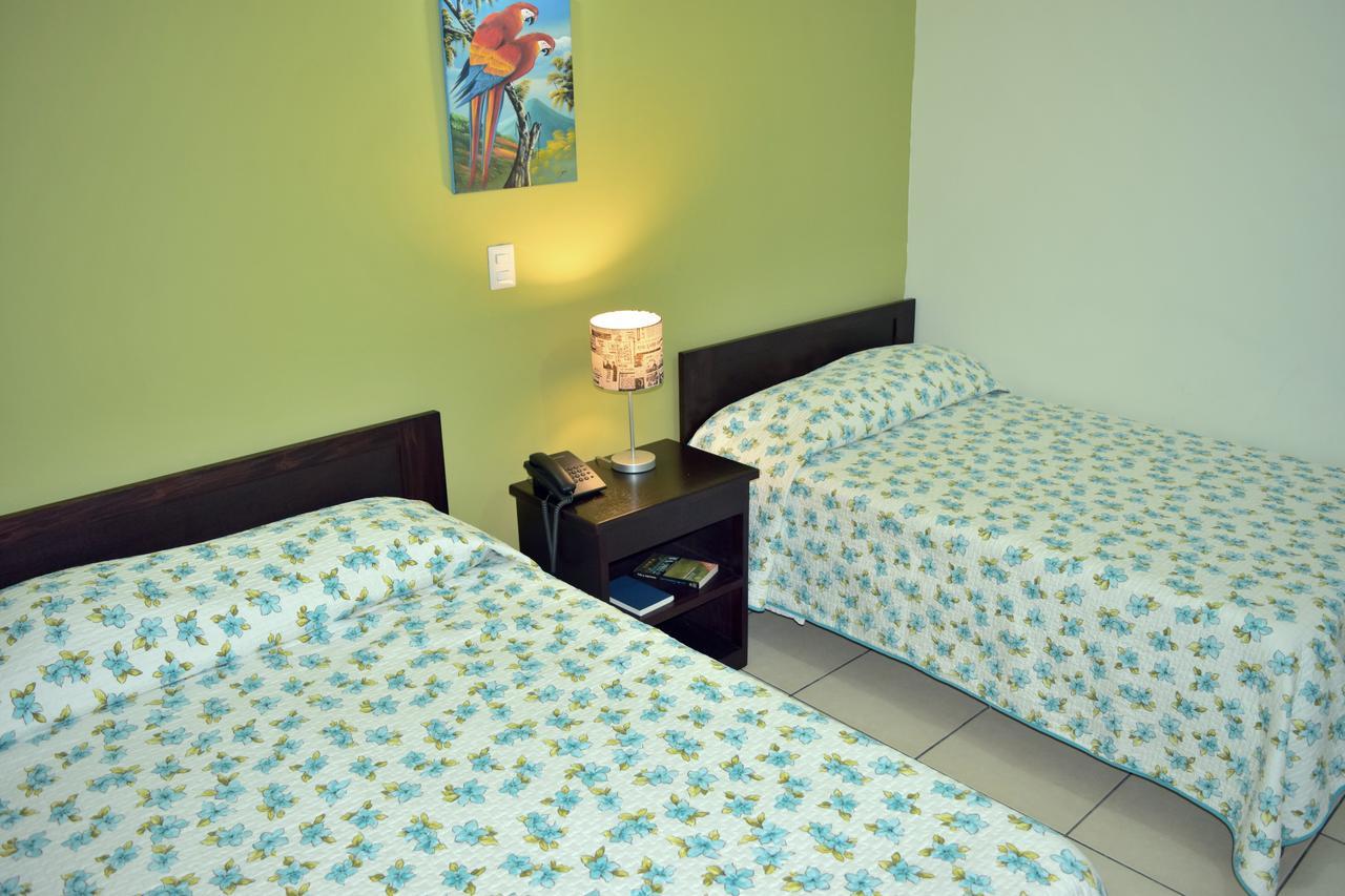 סאן סלבדור Hostal De Asturias מראה חיצוני תמונה
