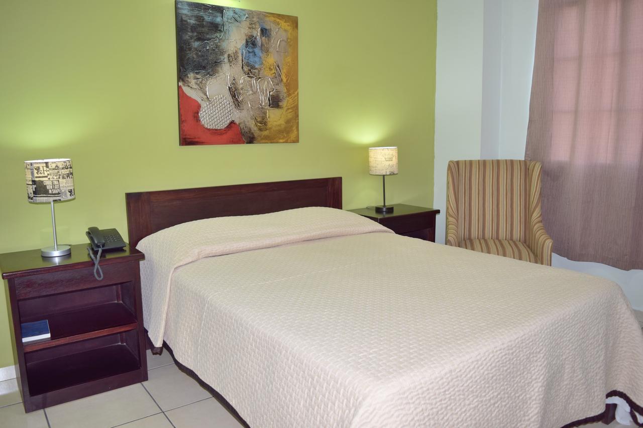 סאן סלבדור Hostal De Asturias מראה חיצוני תמונה