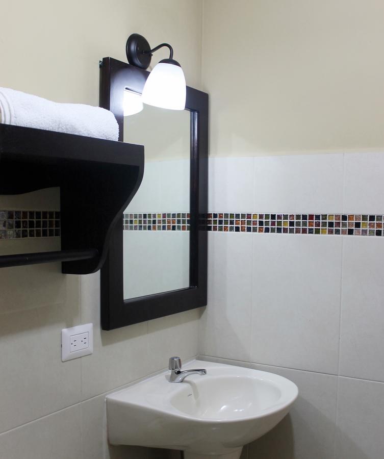 סאן סלבדור Hostal De Asturias מראה חיצוני תמונה